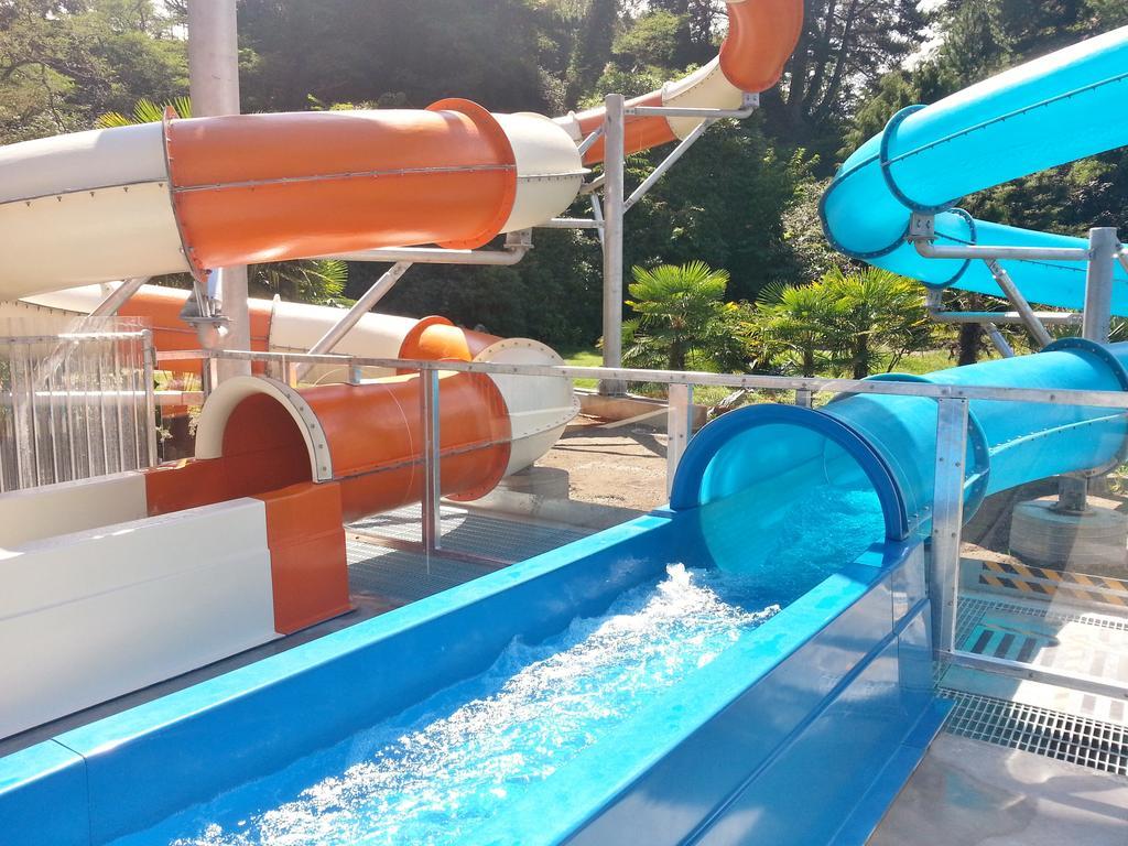 陶波德布雷思汽车旅馆 外观 照片 The water slides at the Splash Zone